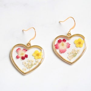 Heart Pressed Wild Flower Earrings, 14k Gold Plated Dried Flower Resin Earrings, Multi Flower Earrings Style 4