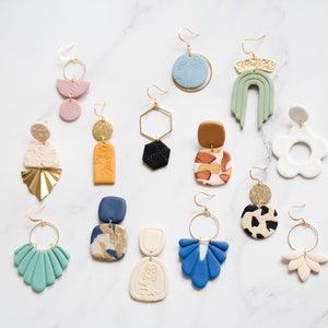 Art-Deco-Pastell-Ton-Ohrringe, geometrisch strukturiert, Bogen-, Blumen- und Monstera-Blatt-Ohrringe, Strumpffüller für Mama