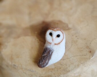 Felted brooch, needle felted owl brooch, felt bird brooch wool, bird lovers, owl barn brooch