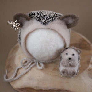 Pre-order Felted hedgehog bonnet , woodland photography props, felted newborn hat,hedgehog newborn photography props,  newborn felted props