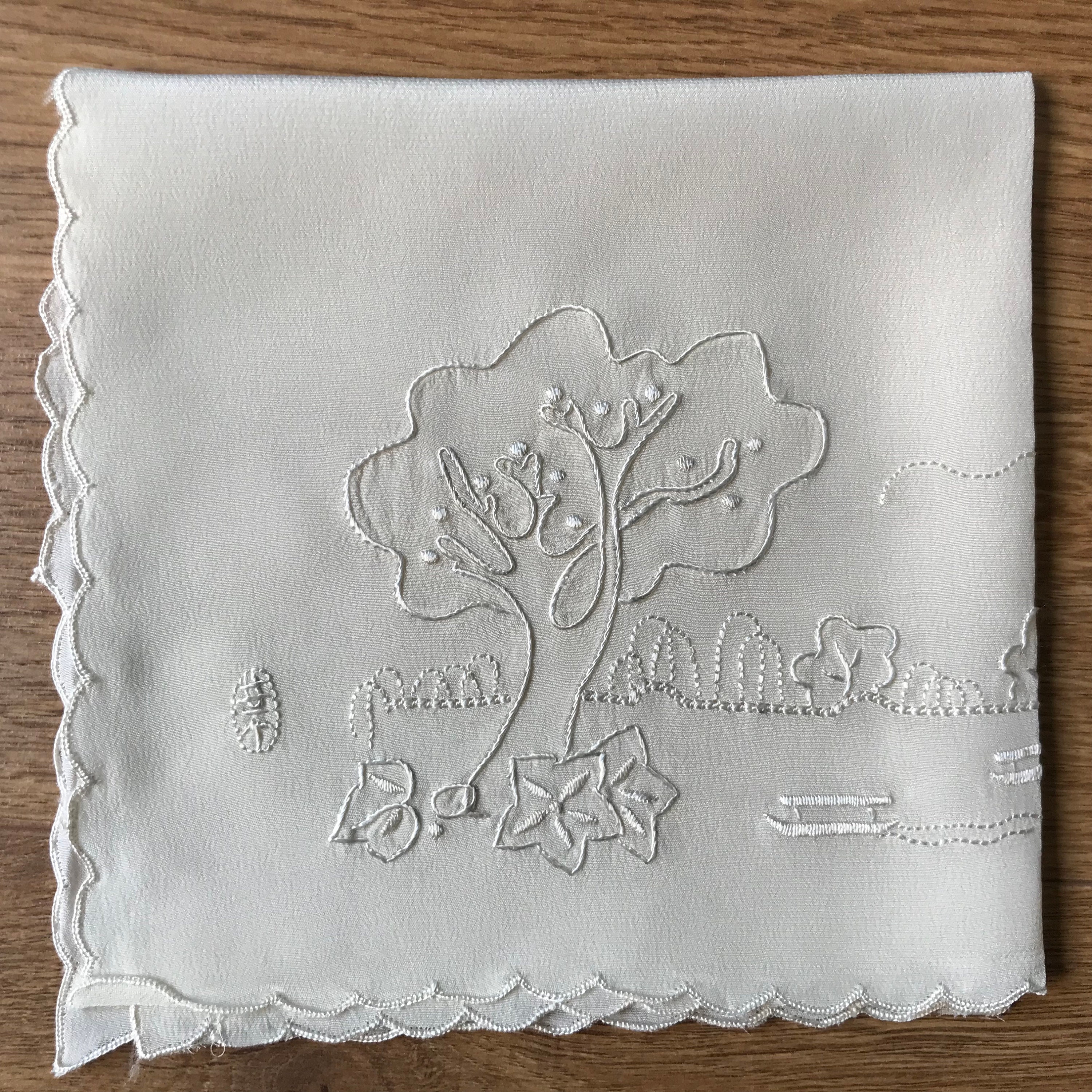 小物 1900s Hand Embroidery Handkerchief Antique 1800's Silk Hankie/handkerchief - Hand Embroidery on