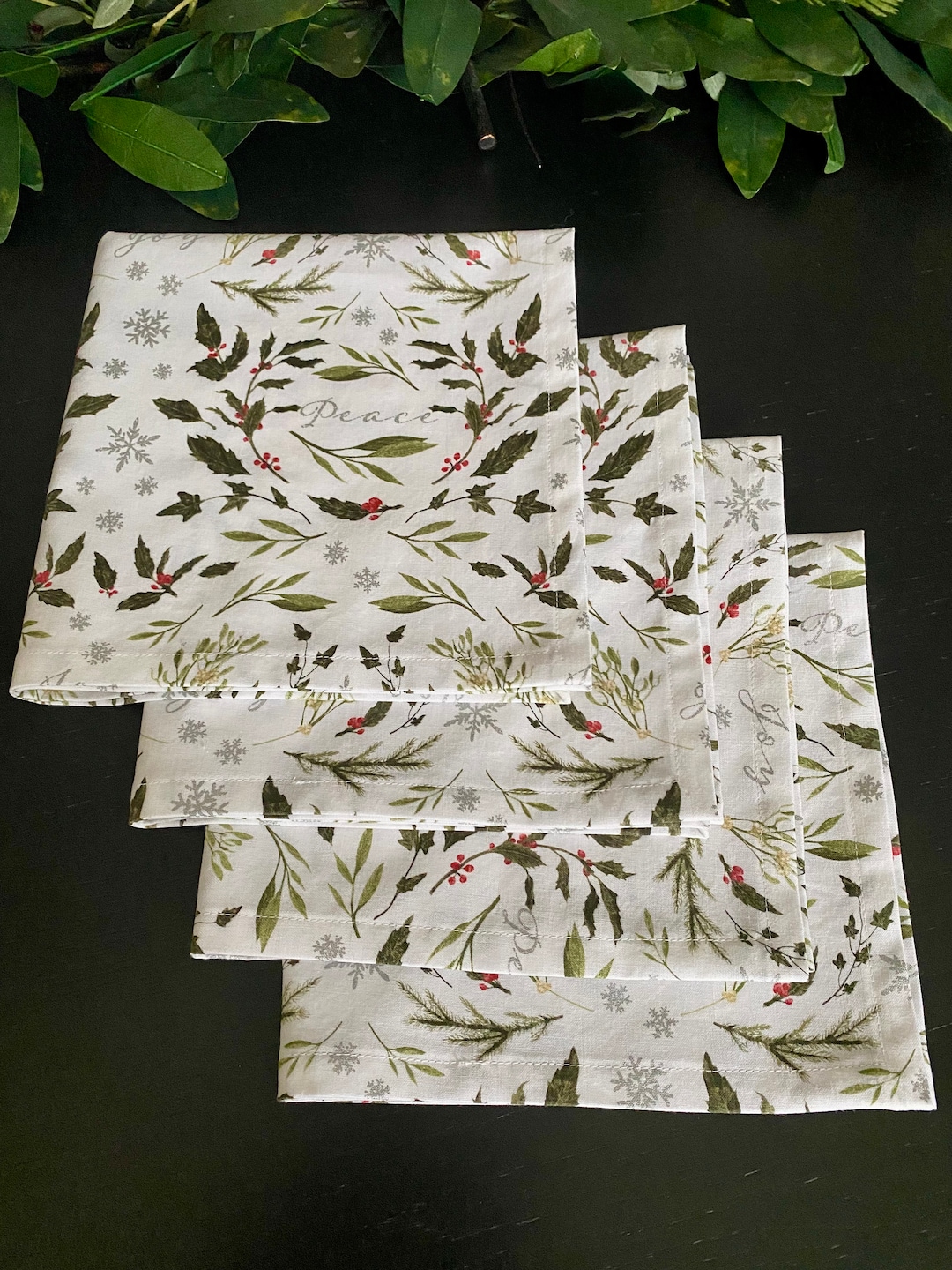 Christmas Napkins, Set of 4 Napkins, Holiday Napkins, Cotton Napkins