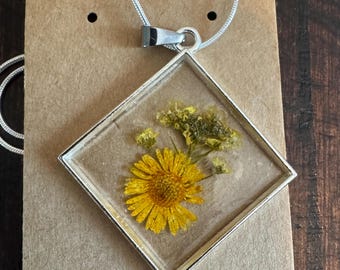 Resin Pressed Flower necklace