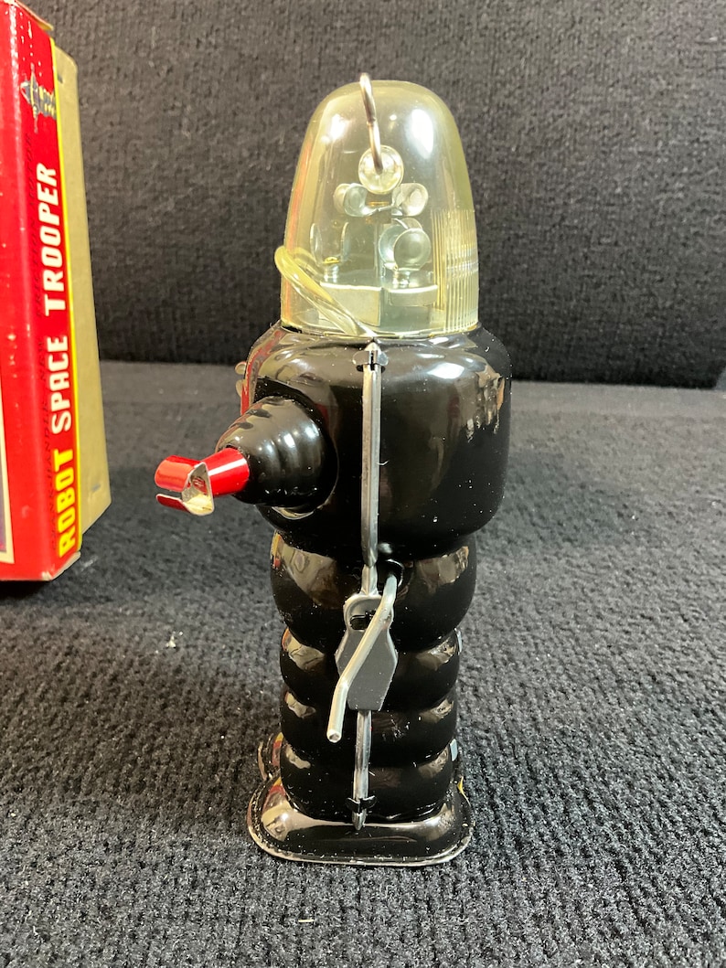 Forbidden Planet Friction Robot Space Trooper Tinplate Model, collector, rouge