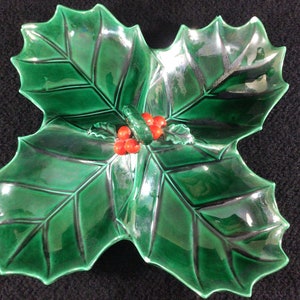 Vintage 1950&#39;s Lefton&#39;s Christmas Holly 4 Section Glazed Ceramic Candy Dish. 1352