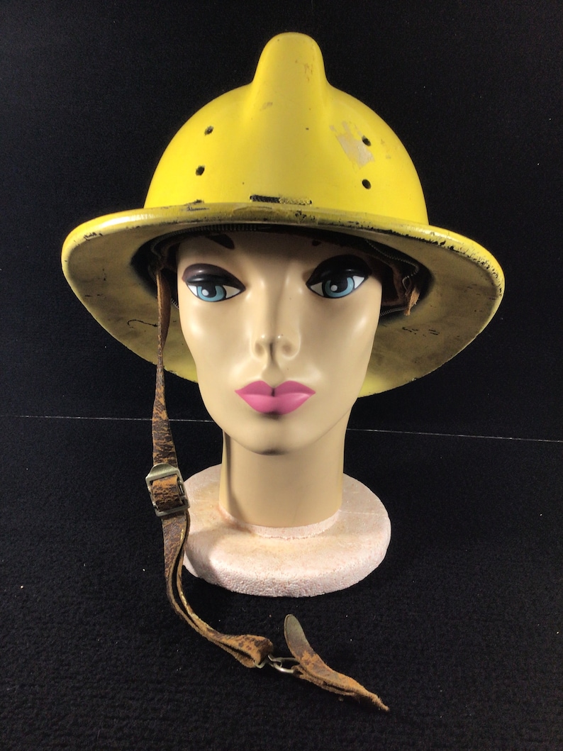 Vintage MSA Skullgard Fiberglass Firemans Fire Fighters Helmet W