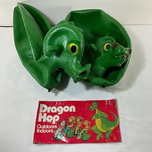 Seltene Vintage Sun Produkte Dragon Hop Spielzeug OVP + Original Werbekarte. Lot von 2