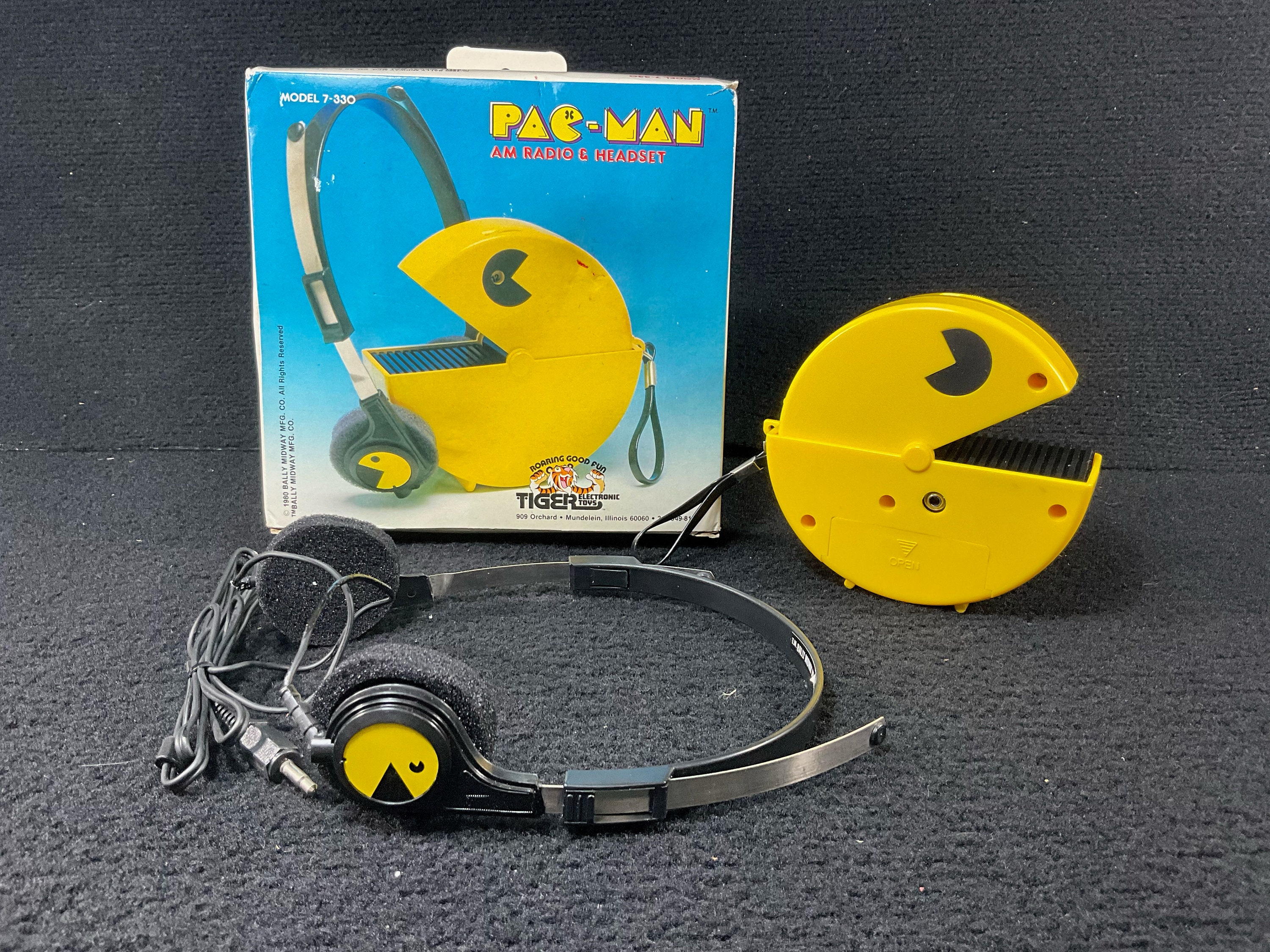 Rare Vintage Bally Midway 1980 Pac-man Radio & Headset W/box