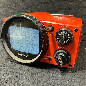 Vintage Rotating Screen Sony TV-511 Transistor TV Receiver Rare Orange. Works. 1
