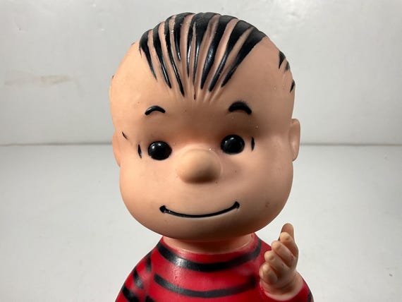 Vintage 1950's Peanuts Linus Vinyl Rubber Figure. United Features