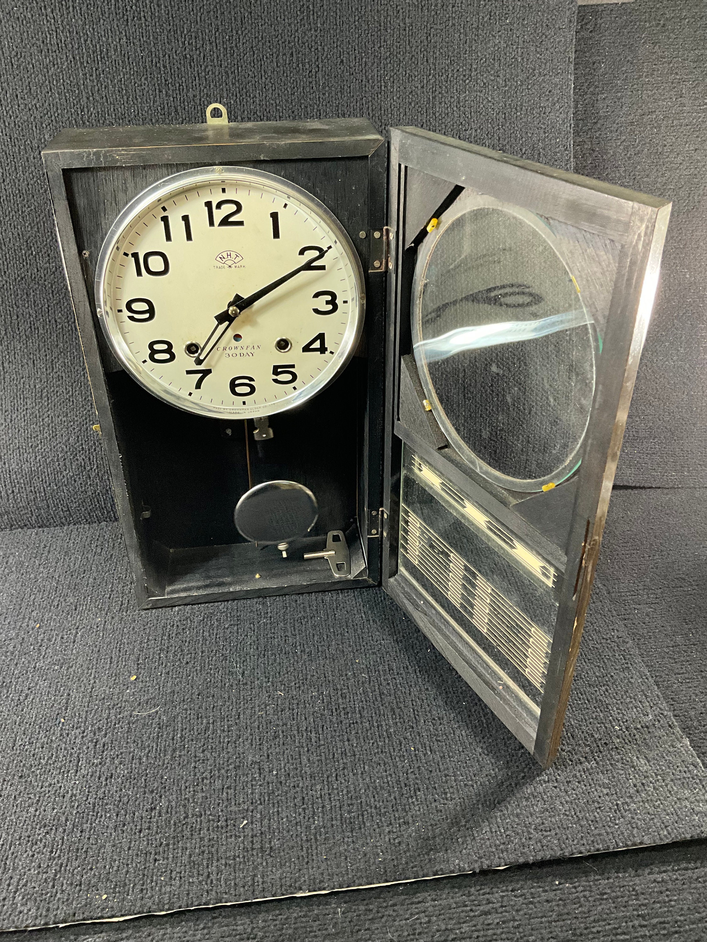 Rare Vintage NHT Crownfan 30 Day Wind up Wall Clock W/key Rare Vintage NHT Crownfan 30 Day Wind up Wall Clock W/key