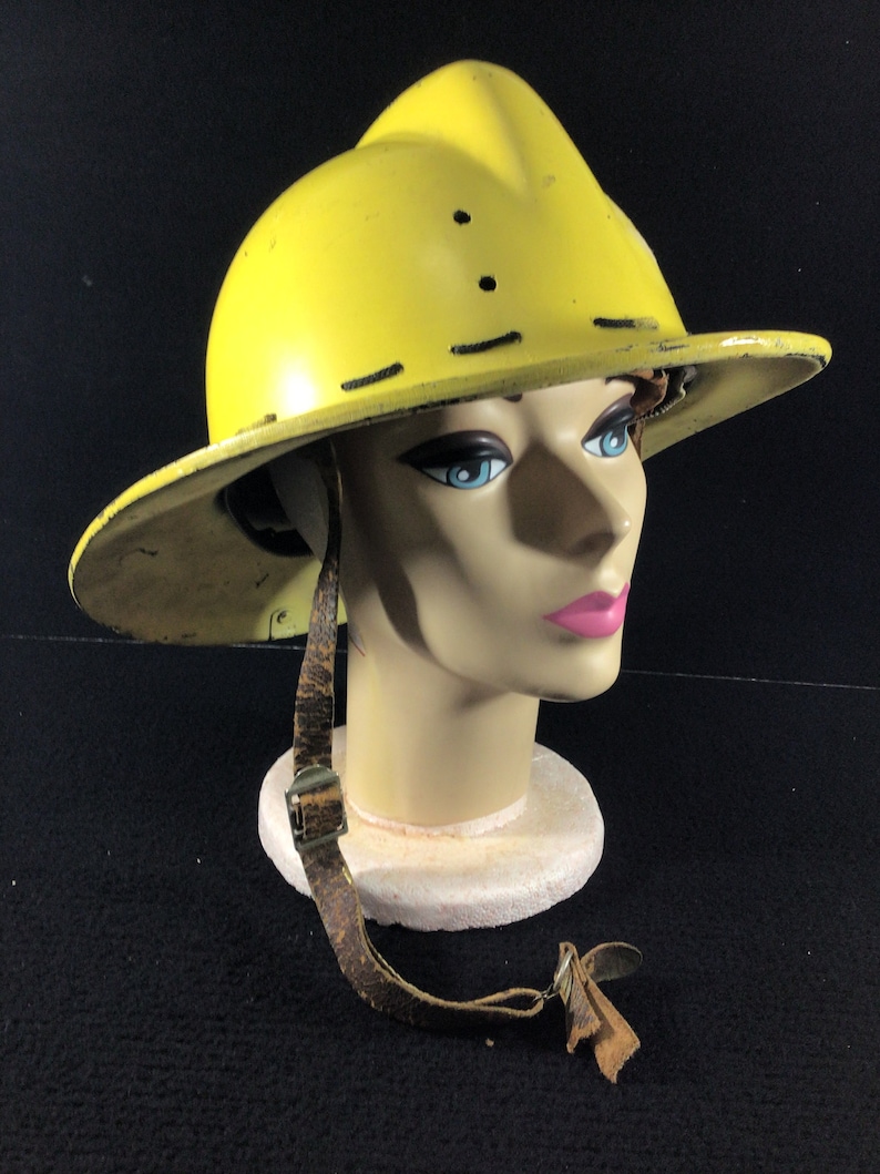 Vintage MSA Skullgard Fiberglass Firemans Fire Fighters Helmet W
