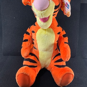 Vintage 2000 Fisher-Price Pooh Talkie&#39; Tigger 24&quot; Plush Toy W/Original Tag. Works.