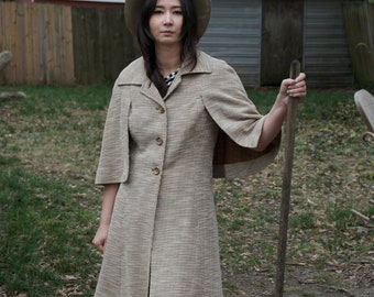 Vintage 1940 o 50 Alfred Werber di New York Los Angeles Tan Wool Tweed Cape Fully Lined Si adatta alla maggior parte delle taglie