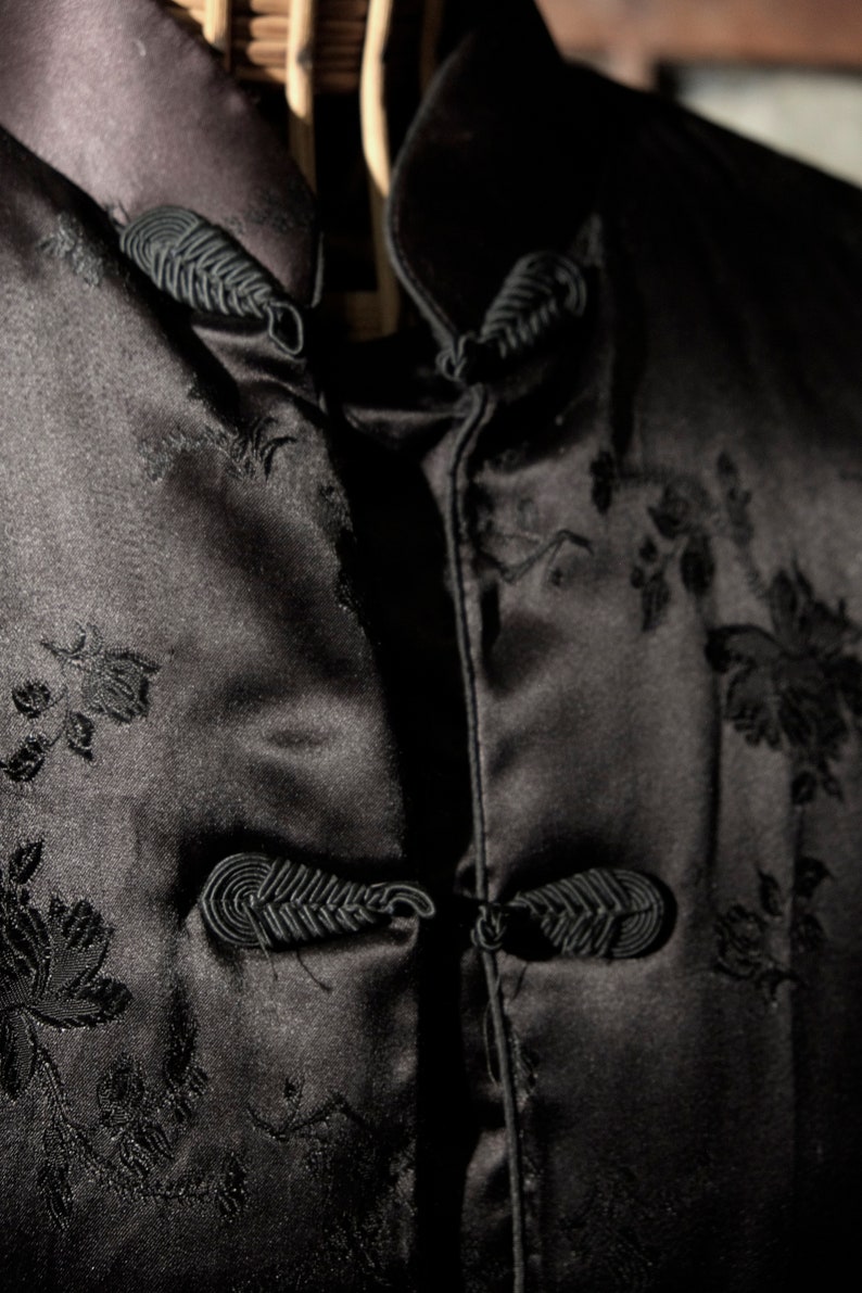 Vintage 60/'s Black Mandarin Padded SilkSatin Nylon Jacket The Only Thing You Want To Be From China Woman/'s M Mandarin Frog Clasps