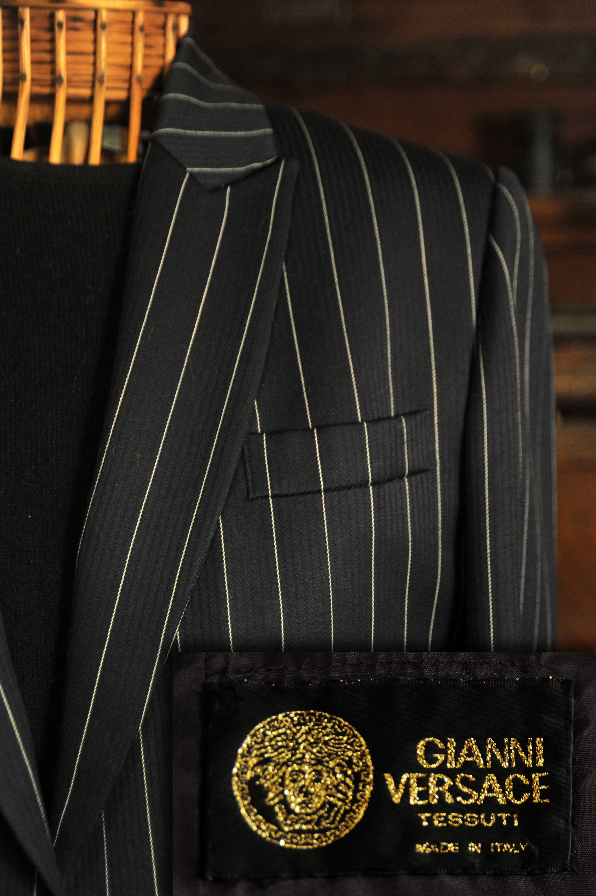 Gianni Versace op maat gemaakte vrouwen zwart Pinstriped 90 's M blazer  gemaakt in Italië volledige voering Haute Couture - Etsy Nederland