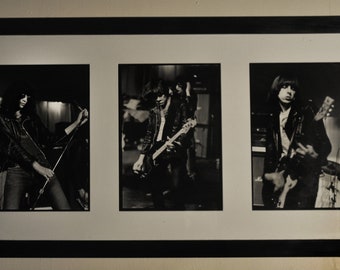 Jonathan Postal mano stampata firmato nero e bianco argento stampa "The Ramones" 3 16 X 20 pollici stampe mattate in un telaio 28 X 54 pollici