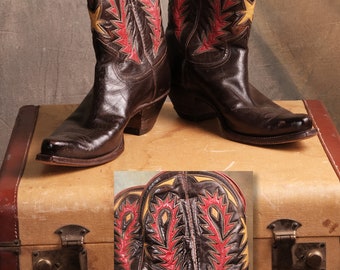 Truly Beautiful 1940s Vintage Nocona Chocolate Brown Peewee Cowboy Boots  Cloth Pulls size 9.5 to 10 (C-D)