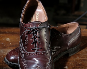 Bostonian Burgundy Wingtip Oxfords Foot Saver Full Leather Made in USA Taglia 10 1/2 D