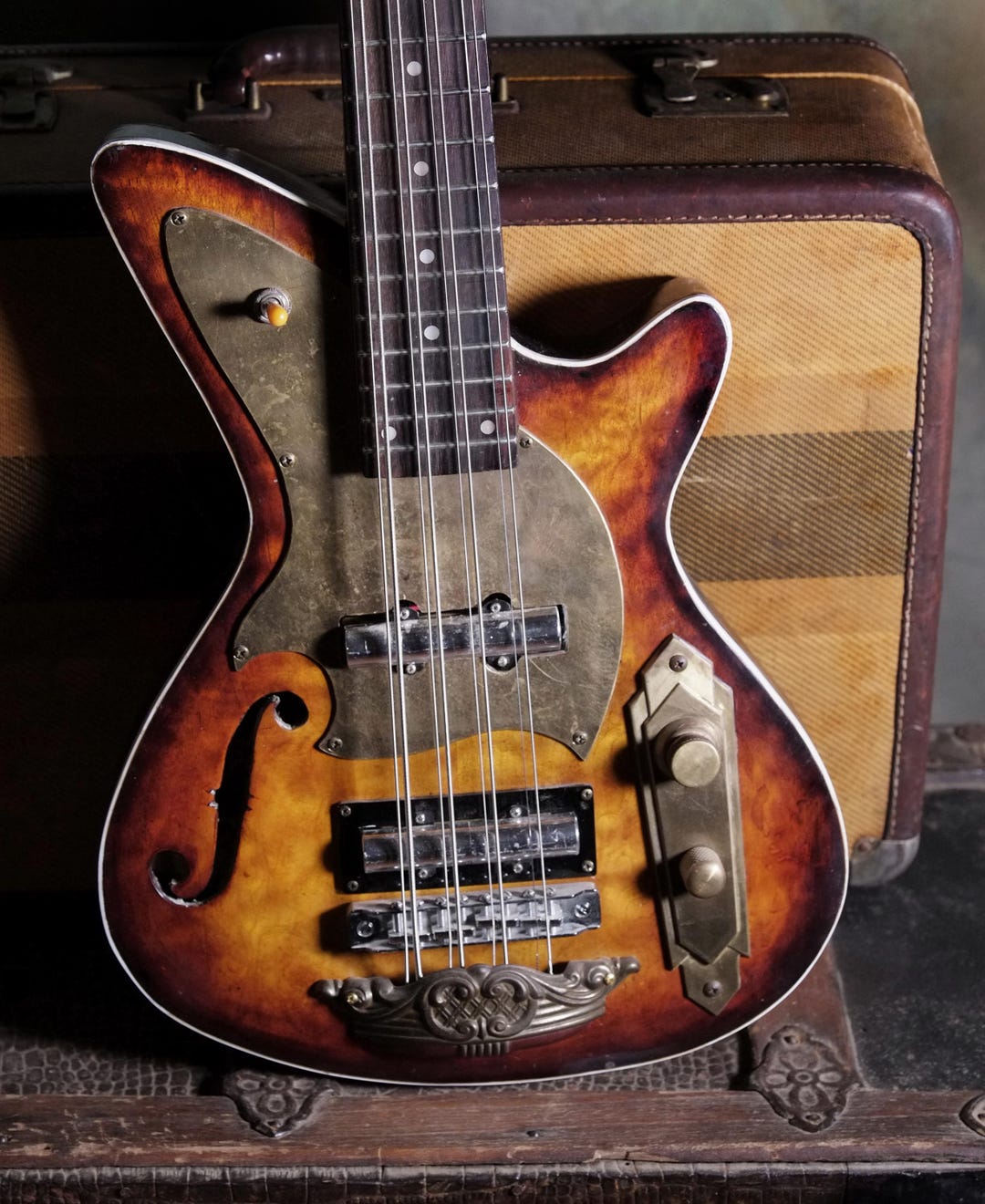 8 String Octave Bass Locking Nut Postal 8 String Octave Dixie Flyer Bass Handgemachte Sunburst Armstark ...