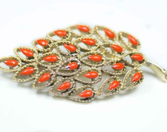 GERRY'S vintage 60s brooch for women in goltone and coral enamel