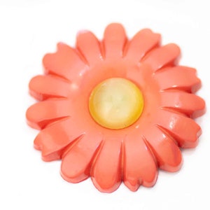 Spilla vintage anni '80 fiore in resina color arancione immagine 1