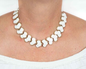 CORO 60s white resin beads necklace choker for women