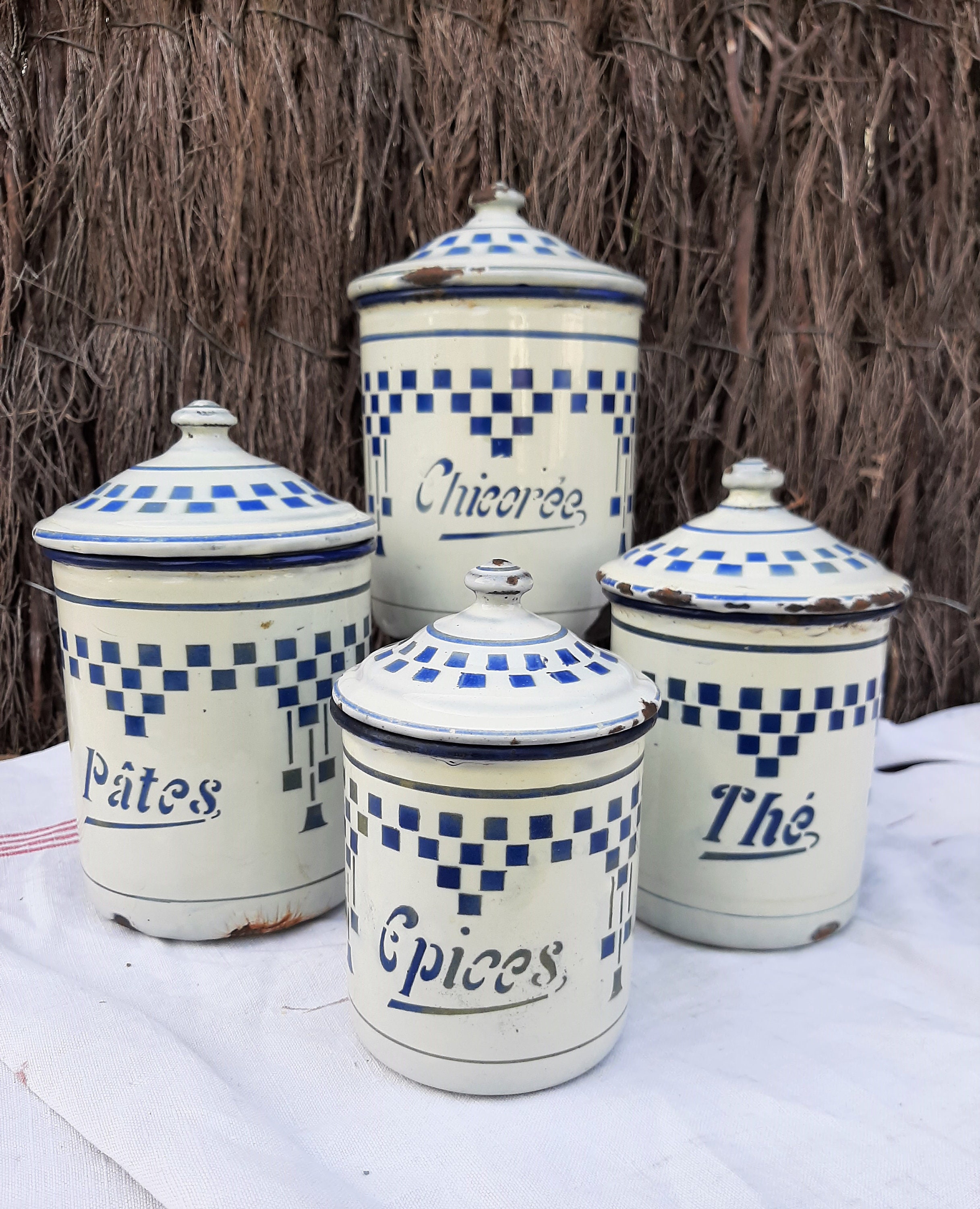 Ensemble de Français Bidons Art Déco Lustucru Vintage Des Années 1930, Motif Bleu Damier, Émail Vint