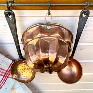 French vintage hanging decor: 2 copper/iron utensils & 1 copper cake mould, country farmhouse kitchen decor, image 2