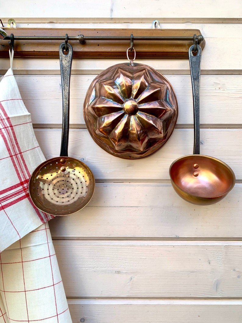 French vintage hanging decor: 2 copper/iron utensils & 1 copper cake mould, country farmhouse kitchen decor, image 3