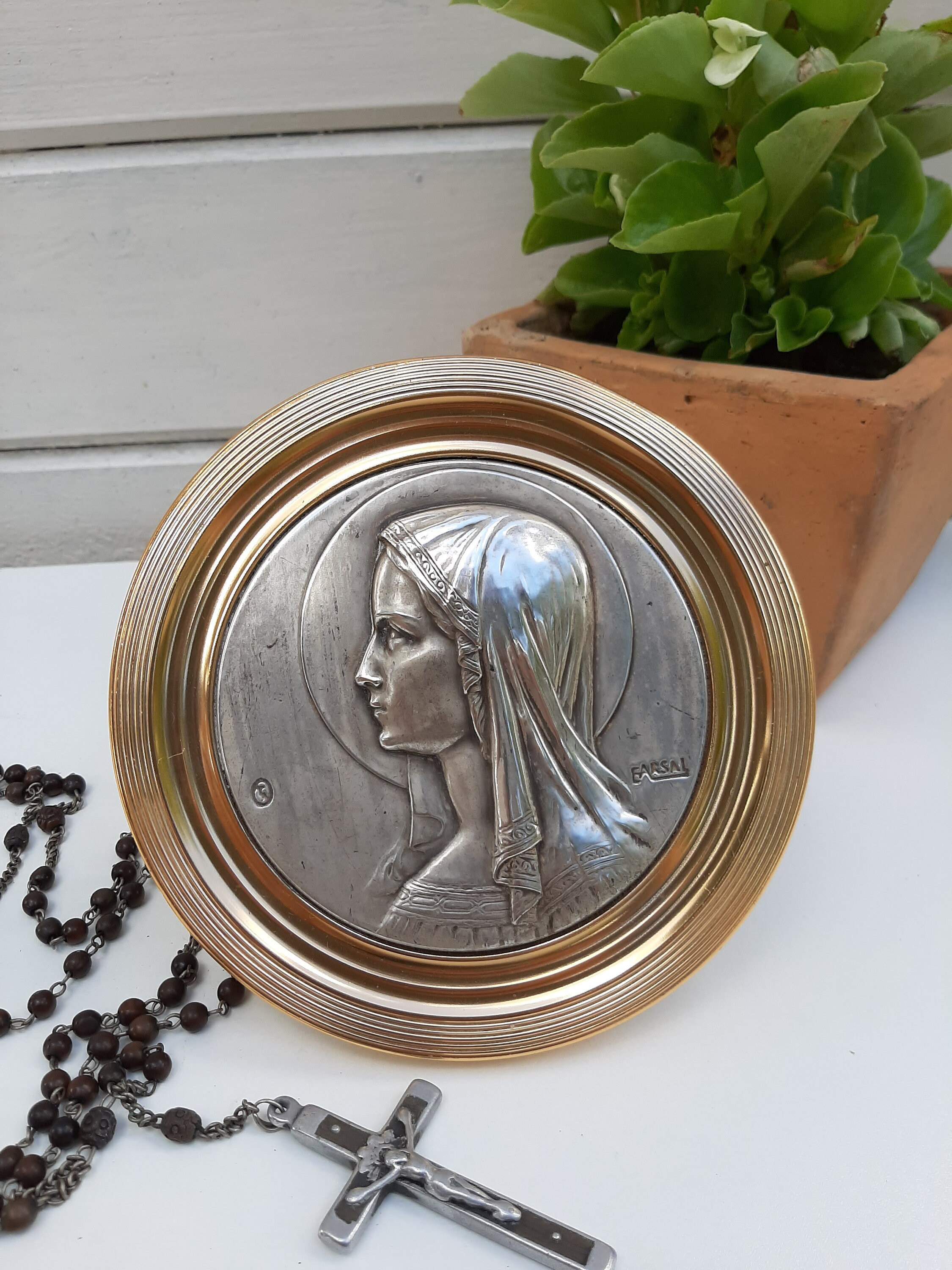 Français Vierge Marie Vintage, Cadre Rond Signé Farsal, Art Religieux Emblématique de Lourdes