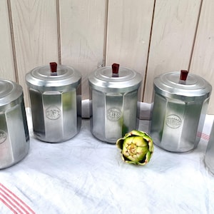 Boîtes de rangement vintage en aluminium, France : boîtes de rangement avec poignée en bakélite des années 40