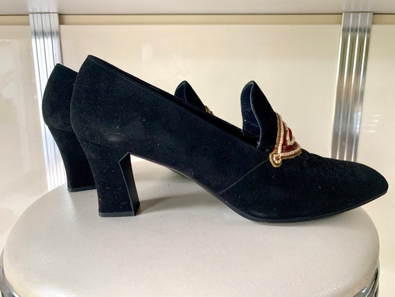 Vintage black suede pumps, leather shoes made in … - image 2