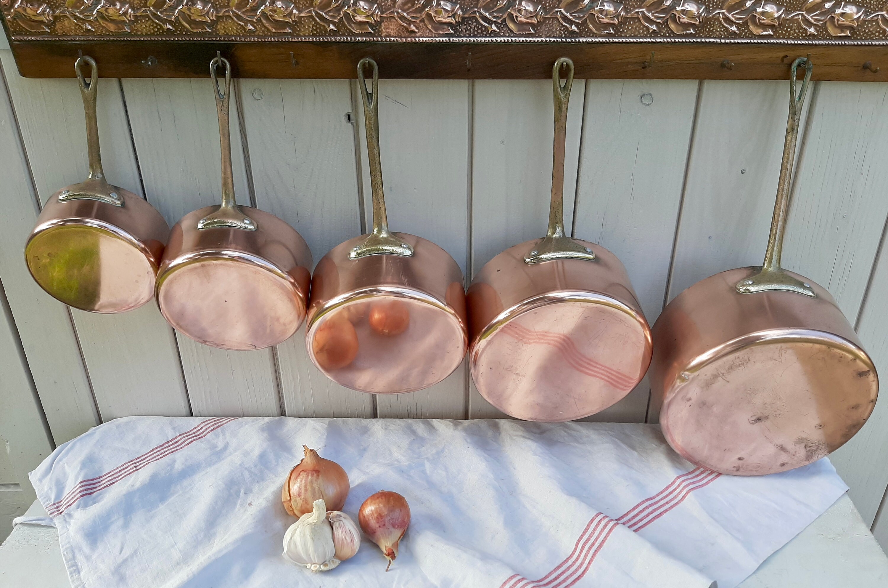 Ensemble de 5 Casseroles en Cuivre Vintage 1, 7 mm Français avec Poignées Laiton, Fabriqué France, C