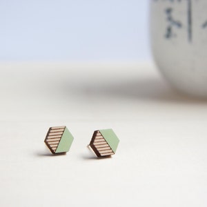 RIGHE earrings, green-mint hexagon wooden stud earrings, post earrings, modern jewelry, stainless steel, unisex, analergic earrings