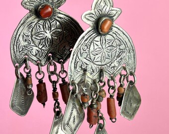 Ohrhänger Berber Ohrschmuck, alt,  echt Silber und Koralle, Vintage Tribal Silver Coral Earrings