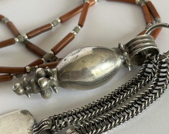 Halskette Ethno Design im Boholook, Nagaland Glasperlen, Antique Silver Pendant, Afghan Lapislazuli Beads