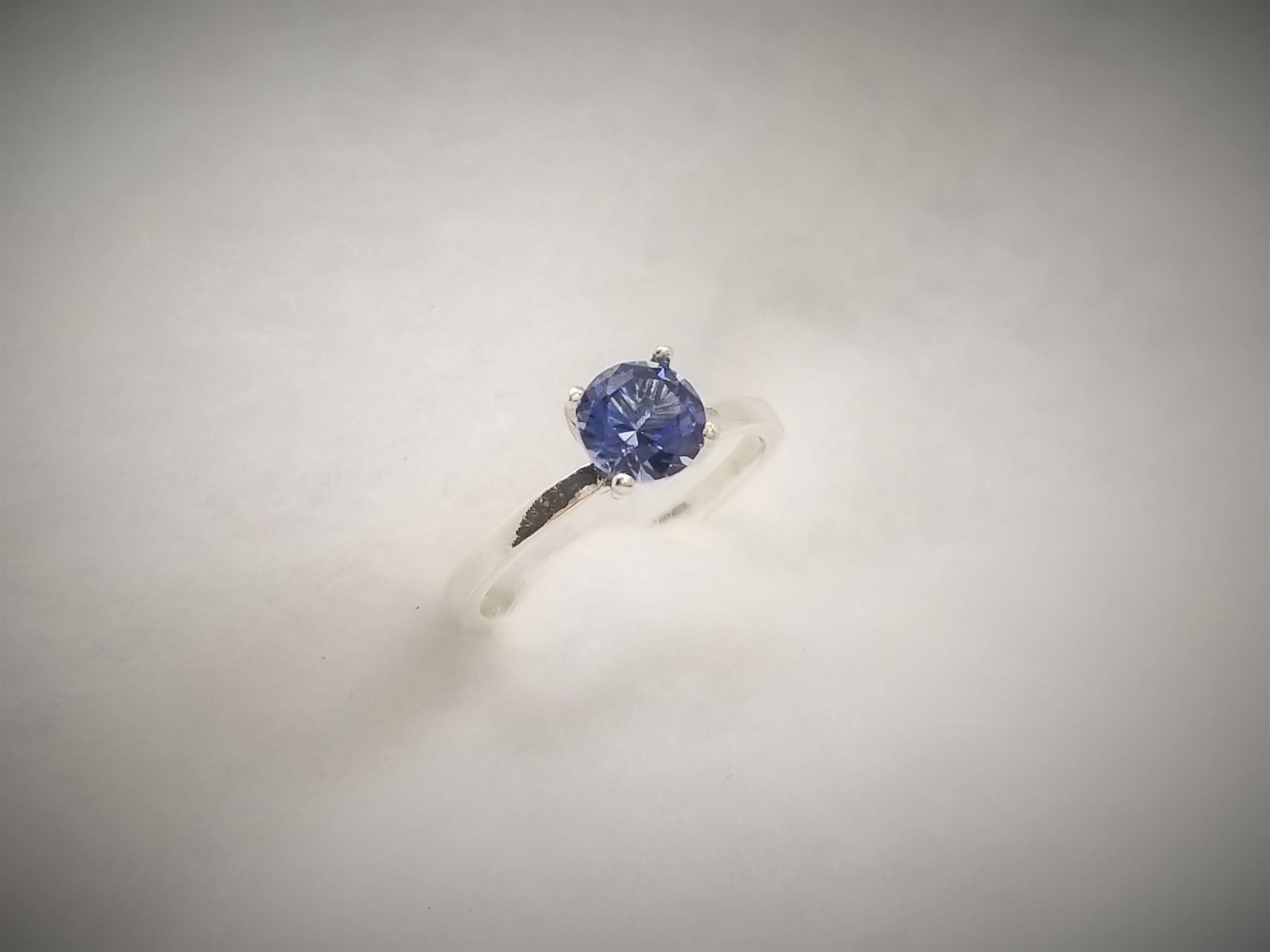 Bague Argent 925 – Topaze Bleue 2.5ct Et Diamant Noir – Rond Cocktail