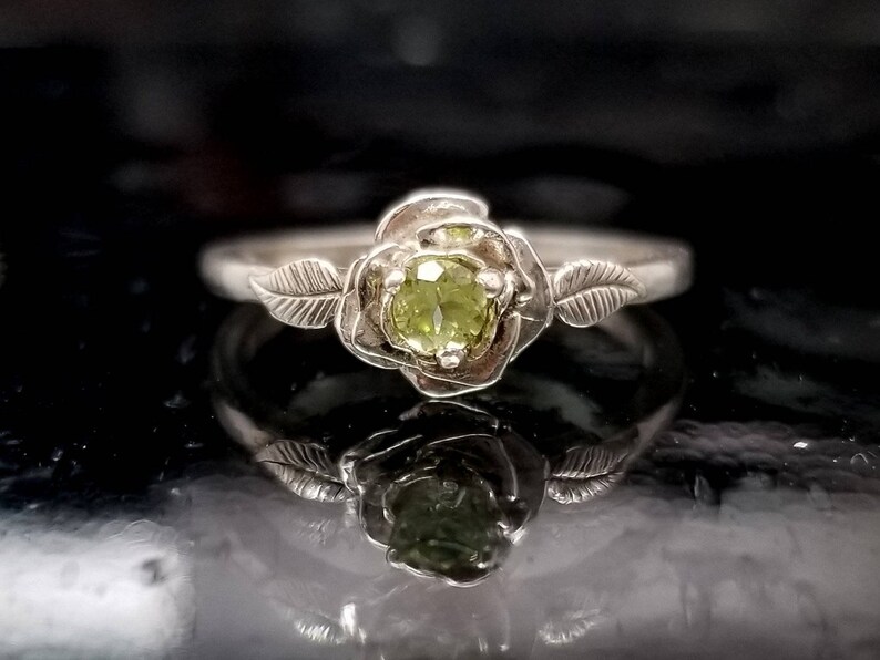 Peridot Rose Petal Flower Ring image 1