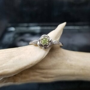 Peridot Rose Petal Flower Ring image 4