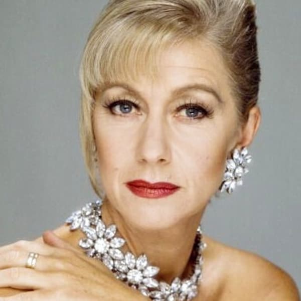 Reproduced Studio Publicity Photograph of Beautiful British Actress. A Mature & Desirable Helen Mirren. Postcard Size 6 x 4 .