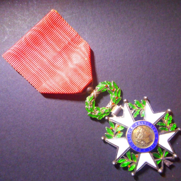 Original französische Tapferkeitsmedaille. "Legion D'Honneur" (Die Ehrenlegion) ""Legion of Honour""." Sehr schöner Zustand.