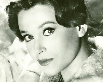 Reproduced 1950s Period Publicity Photograph Of The Very Attractive French  Actress, Beatrice Altariba.