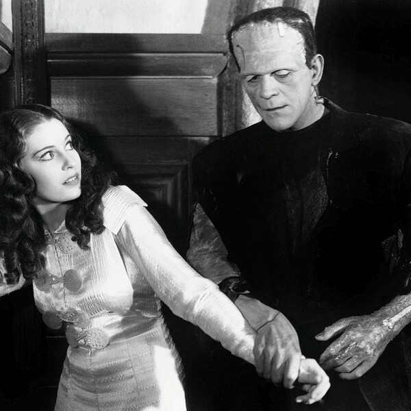 A Film Still Photograph of the 1935 Film - The Bride of Frankenstein. Valerie Hobson and Boris Karloff. A Great Reproduced A4 Size Photo.