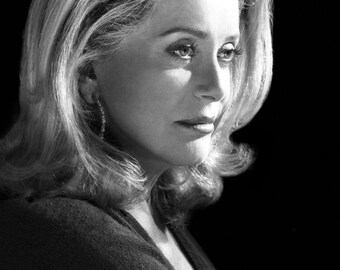 Postcard Type Publicity Photograph of the Most Stunning Looking /& Talented French Actress Catherine Deneuve