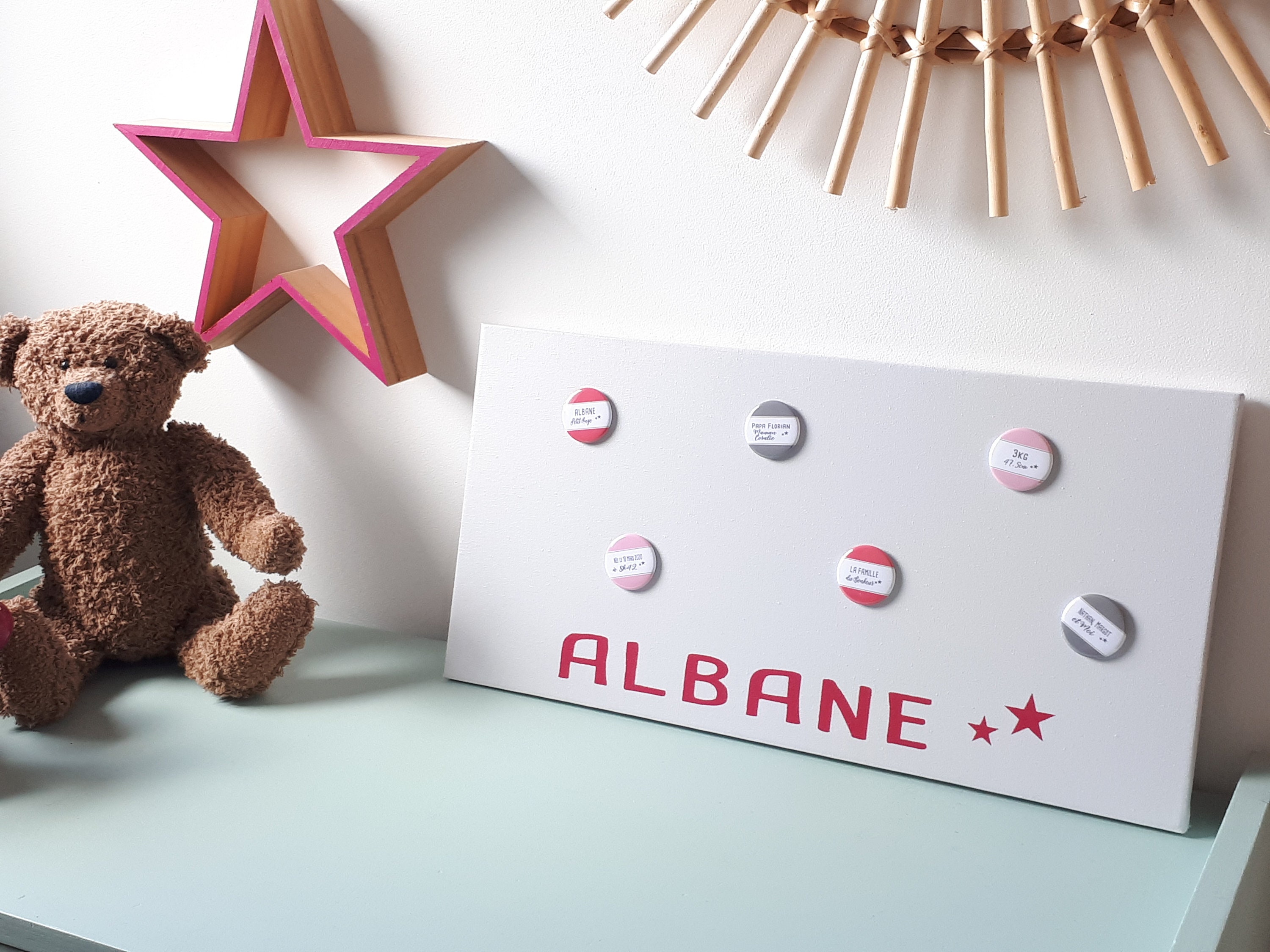 Pêle-Mêle Magnétique Personnalisé 25x50 Prénom Gris Perle et Rose Fuchsia