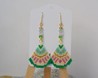 Pendientes de abanico con cuentas, puntada de ladrillo, E335
