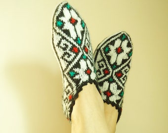 Women Slippers, knitted slippers, Black and white slippers, Turkish socks, Girl slippers, home shoes, Anatolian socks, Knitted Socks