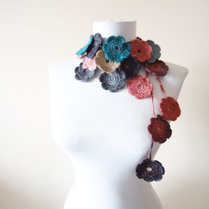 Crochet Flower Scarf, Crochet Acrylic Floral Lariat Scarf, Gray Pink Purple Scarf, Gift for Mom