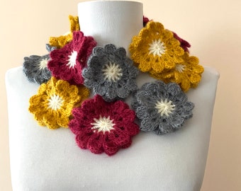 Hand crochet neckwarmer, neckwarmer, crochet neckwarmer, floral wool neckwarmer, wool neckwarmer, flowered neckwarmer, colorful wool scarf